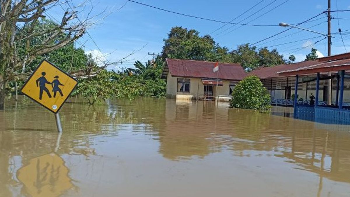 Kapuas Hulu Kalbar共有25,263人被报告受到洪水影响