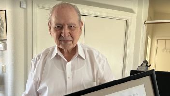 Ronald Wayne affirme toujours détenir 10% d'Apple, sa valeur dépasse Rp6.000 trillions