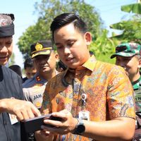 Ganjar Pranowo dan Bupati Dico Ganinduto Evaluasi Perbaikan Jalan di Kendal dan Rencanakan Pembangunan Akses Jalan Baru