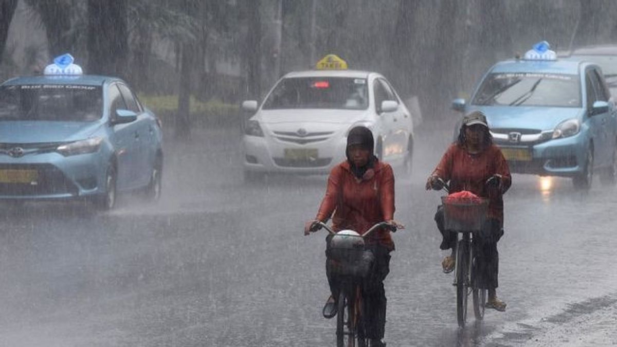 BMKG: 18 Provinces Potentially Heavy Rain On Sunday