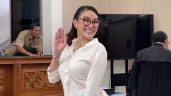 Nikita Mirzani Merasa Terdzalimi oleh Jaksa di Kasus TPPU Reza Gladys