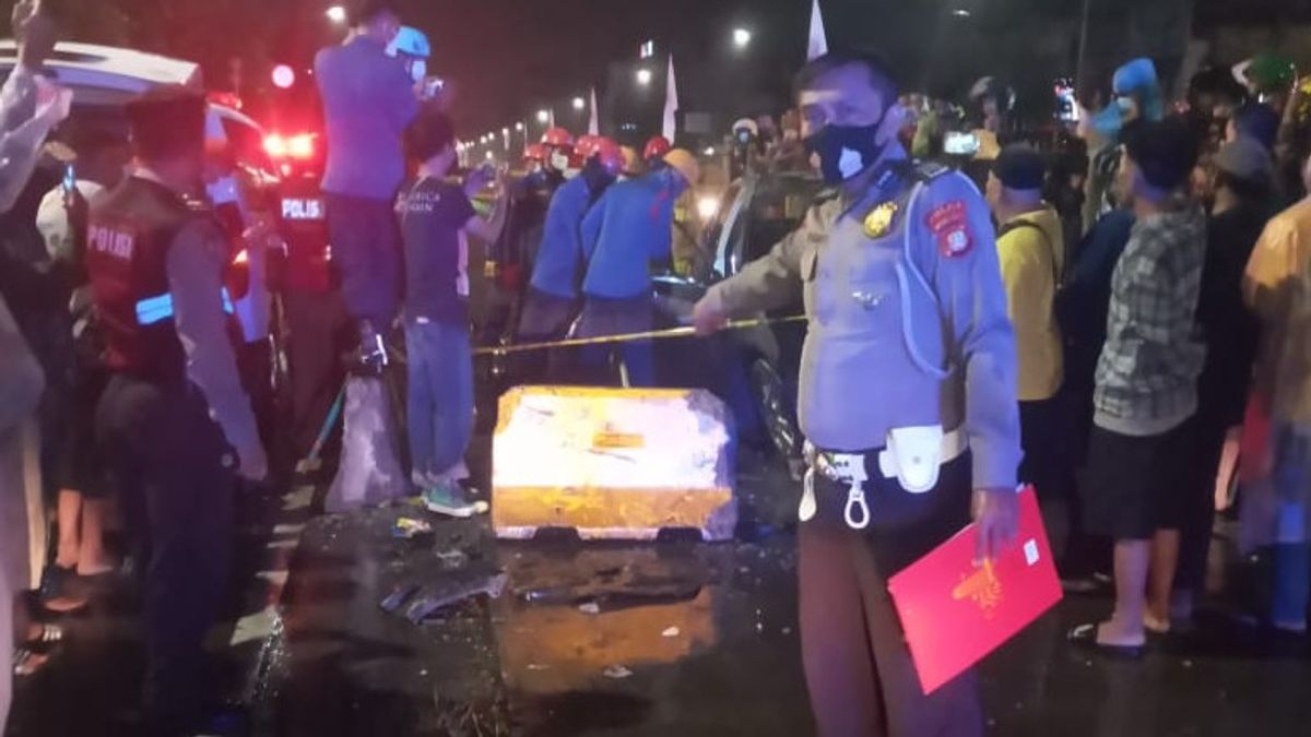 Jasad Dua Orang yang Terbakar di Mobil Sulit Dikenali, Polisi Telusuri Identitas Korban Lewat Nopol