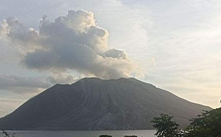 Badan Geologi Catat 2 Kali Erupsi Kecil Gunung Ruang