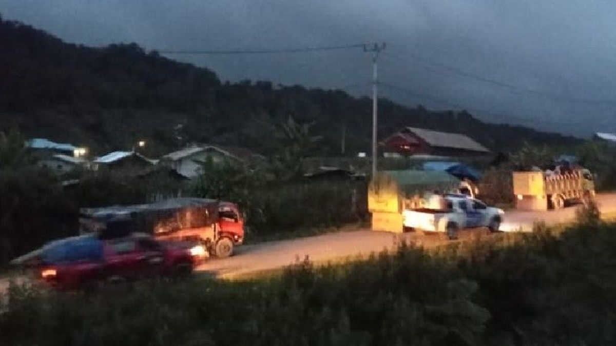 Buntut Kericuhan Aksi Pasang Palang , 150 Warga Mapia Mengungsi ke Nabire  
