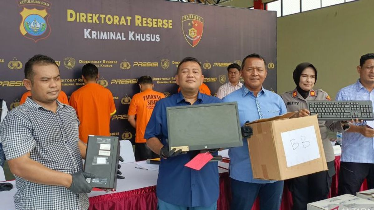 Polda Kepri Ringkus 4 Karyawan Bank yang Curi Data, Kerugian Nasabah Capai Rp25 Miliar