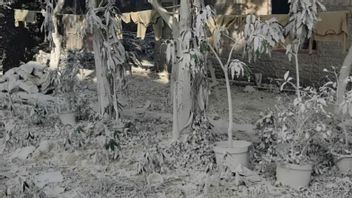    Kebocoran Bahan Baku Semen Sebabkan ‘Hujan Abu’ di Kemang Bogor