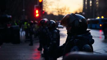 Italian Police Arrest Right-wing Party Official After Vaccine Protest