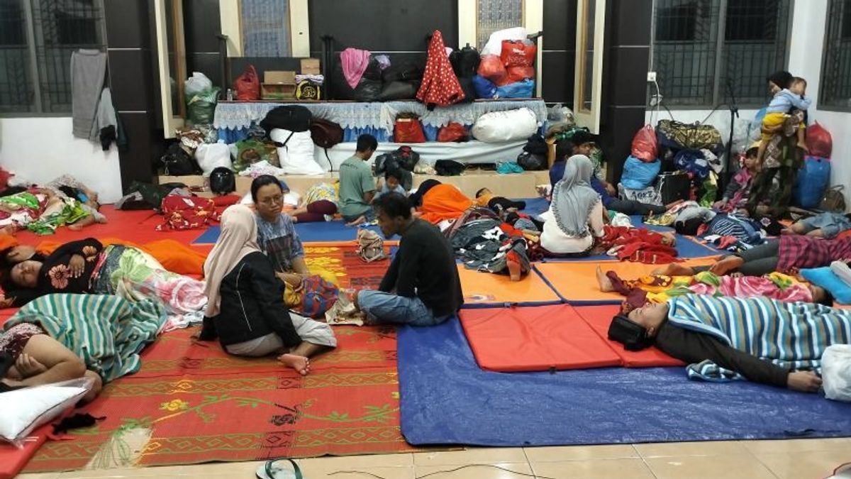 Kasus ISPA Merebak Pascabanjir Bandang Padang, Dinkes: Akibat Debu Lumpur Mengering