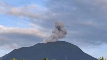 Gunung Ibu di Halmahera Alami Erupsi dengan Tinggi Kolom Letusan 200 M