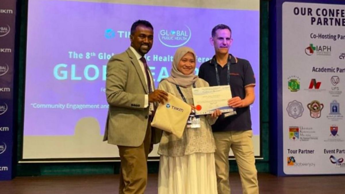 Edukasi Seputar HIV, Dua Mahasiswa UI Ukir Prestasi di GlobeHealth 2025