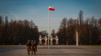 COVID-19: Bagaimana Polandia Menjadikan Italia dan Spanyol Pelajaran