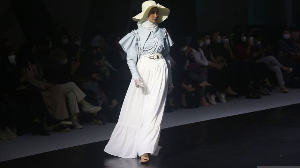 Kadin Indonesia Wants To Control The World Muslim Fashion Market Through Jakarta Muslim Fashion Week