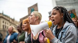 Aksi Demo Jadi Sorotan Sosial, Pola Asuh Orang Tua Tentukan Cara Remaja Menyikapi Isu Politik