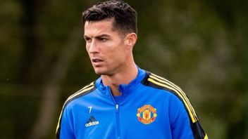 Ronaldo Mourns, His Friend Dies