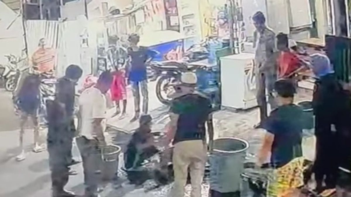 Un délinquant d’eau potable à Cengkareng est recherché par des policiers