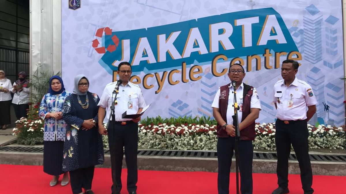 Anies Says Jakarta Recycling Center Reduces 10 Percent Jakarta Waste To Bantargebang