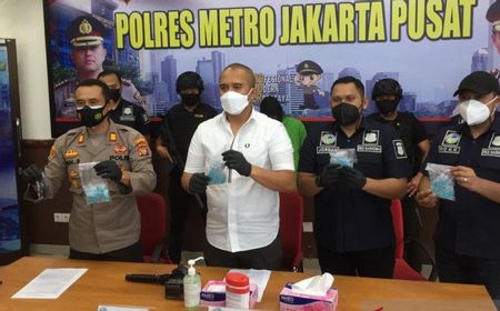 Kurir Ekstasi Terciduk Depan PN Jakpus, Jepit 944 Butir Ekstasi Sambil Bawa Motor Biar Lolos dari Polisi