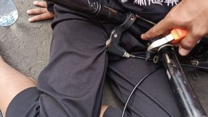 East Jakarta Firefighters Help 10-Year-Old Children Stuck In Rem Tuas Due To Falling While Cycling