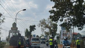 170 police on guard to keep supporters away during Persijap Jepara's awayday against Persiku Kudus 