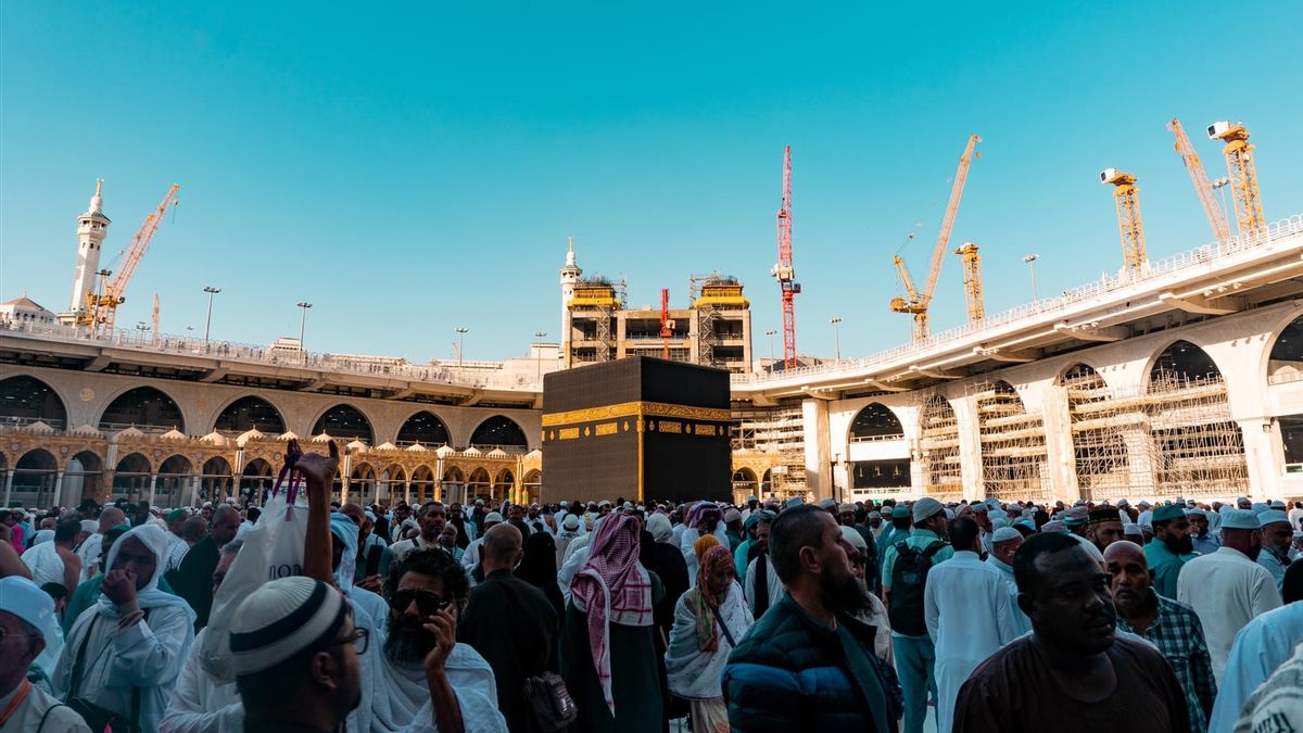 Police Guard 46 Prospective Hajj Pilgrims Deported For Illegality