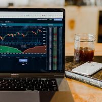 IHSG Awal Pekan Makin Kokoh, Menguat 12,97 Poin