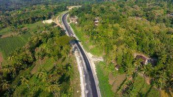 an budgétaire 305,67 milliards de roupies, les progrès de la rue Kretek-Girijati dans le bricolage ont atteint 85,33 pour cent