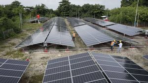 Gaet SUN Energy, LamiPak Indonesia applique des panneaux d’immatriculation sur le toit dans une usine