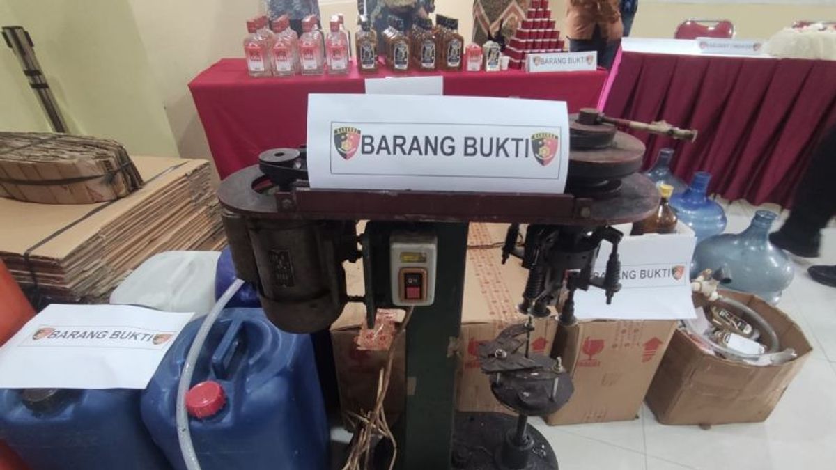 Resulting In 480 Bottles Per Month, Miras Oplosan Producers In Banyuasin Were Threatened With Sanctions Of IDR 2 Billion