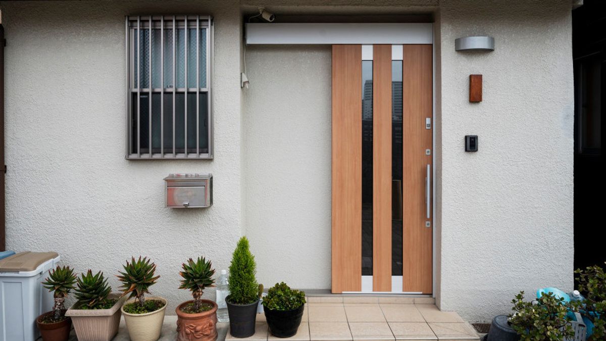 Simak 6 Tips Memilih Pintu Utama Rumah Minimalis Biar Tampilan Fasad Tetap Manis
