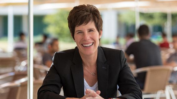 Senior Apple Deirdre O'Brien Masuk dalam Daftar 100 Wanita Paling Berpengaruh Versi Fortune