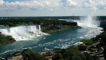 歴史の1月2日:アメリカとカナダのナイアガラの滝を扱う