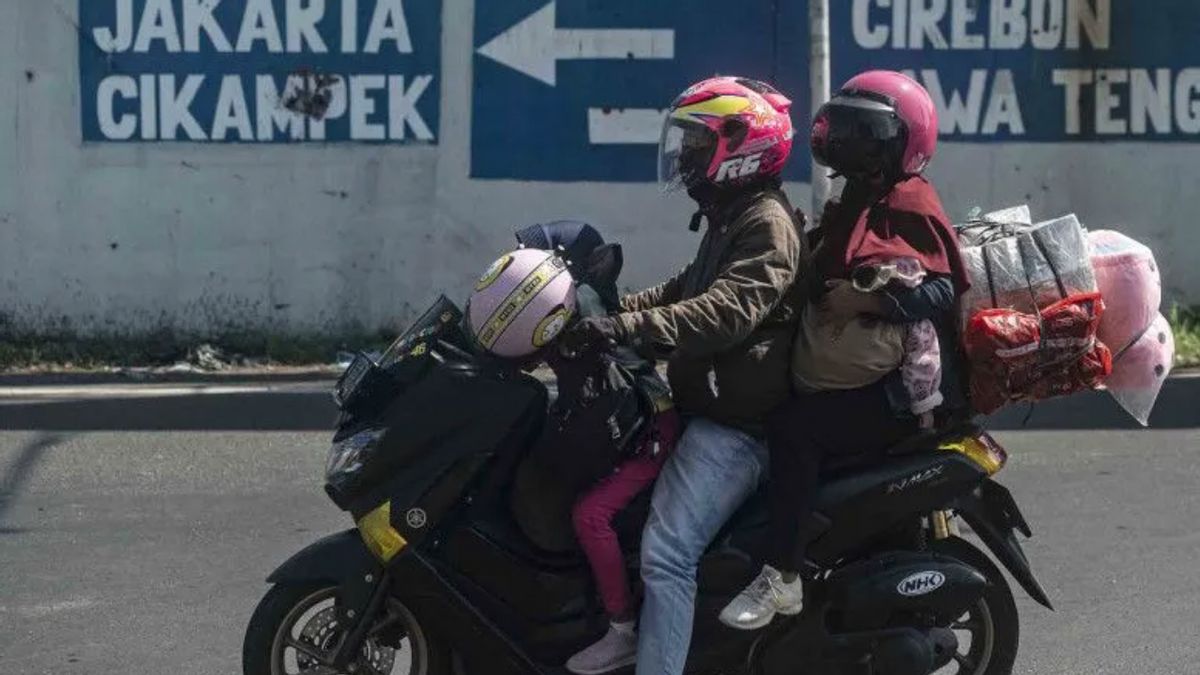 国家警察交通隊はオートバイで帰宅者のための護衛を準備します