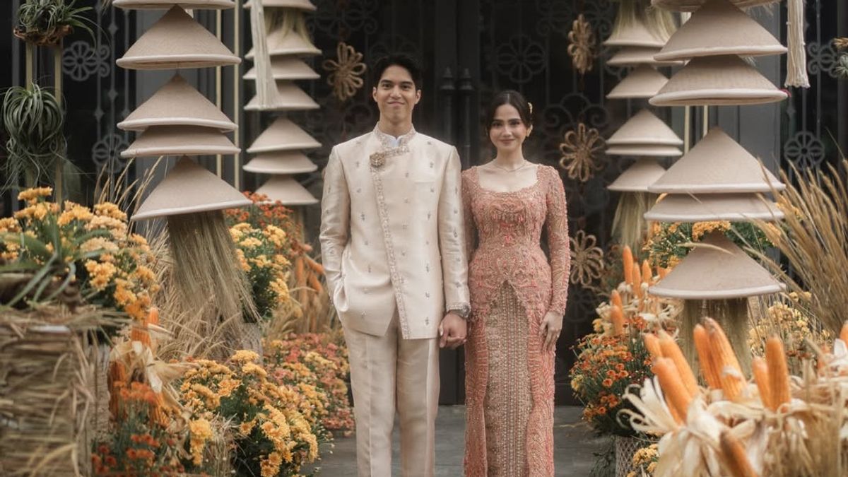 Syifa Hadju Shares the Moment of Proposal with El Rumi: Our Hearts Feel Complete