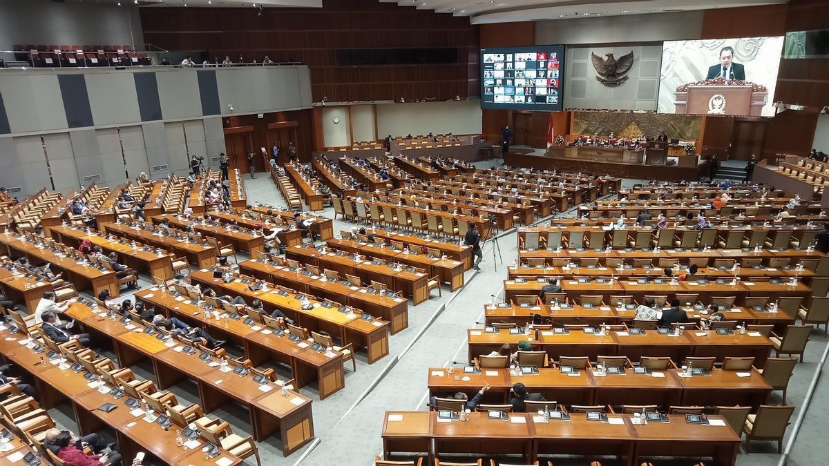 فيما يتعلق ب IKN و 3 مقاطعات جديدة في بابوا ، تقترح اللجنة الثانية لمجلس النواب إصدار Jokowi Perppu بدلا من مراجعة قانون الانتخابات