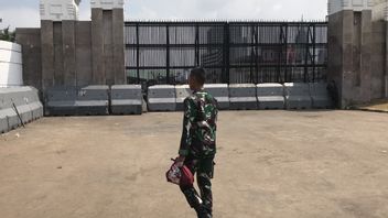 BEM SI خطة عقد عمل بعد ظهر اليوم ، أمام مبنى Dpr لا يزال رافعا
