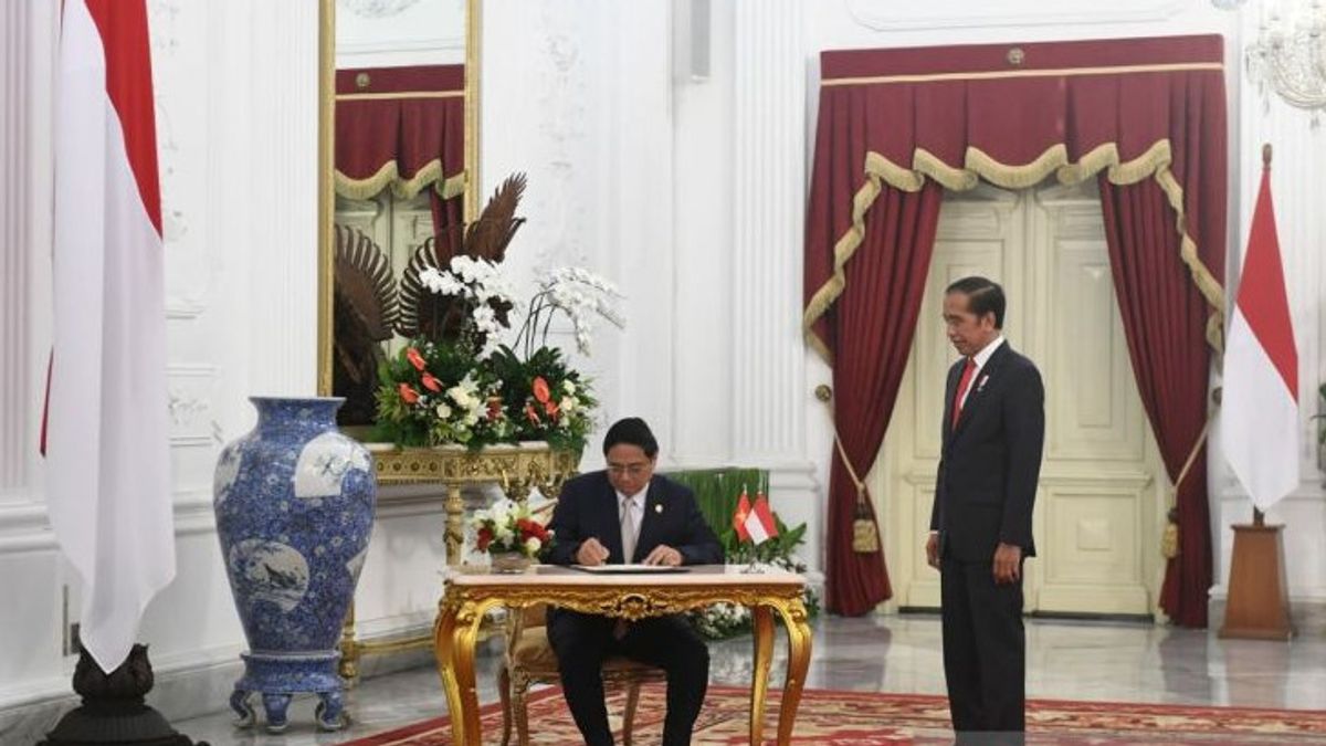 Jokowi And Vietnamese PM Discuss Cooperation On Electric Vehicle Development