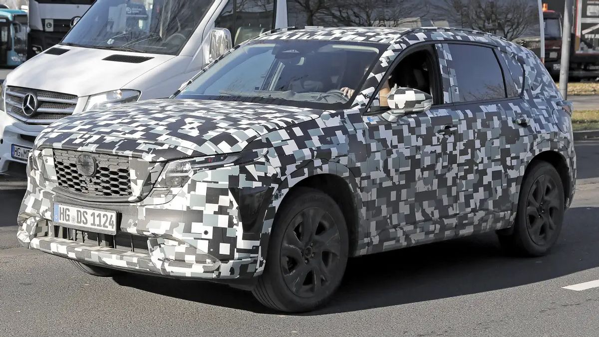 The Latest Generation Of Mazda CX-5 Appears With Camouflage, Using Hybrid Systems