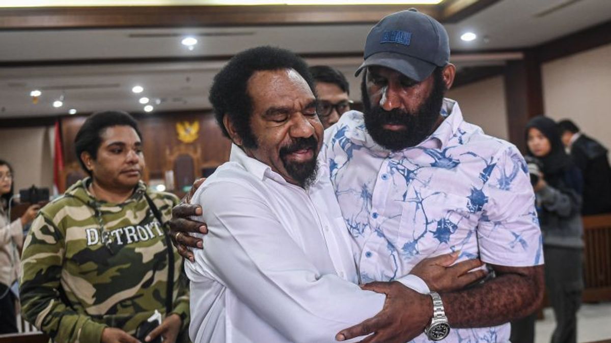    Eks Kadis PUPR Papua Divonis 4 Tahun 8 Bulan Penjara