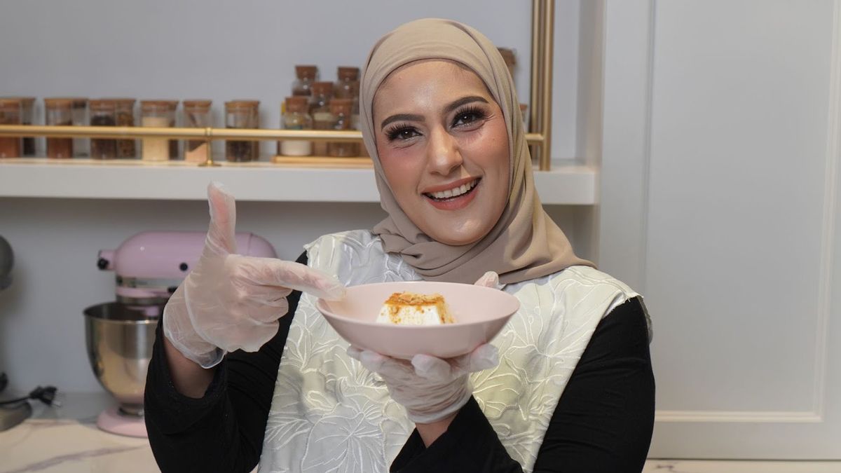 Success In Dessert's Business, Key To Bisyir's Style To Develop Bitsweet By Najla Through The E-Commerce Feature