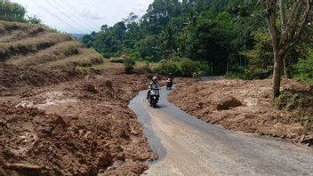 inade de la circulaire de Tulungagung-Trenggalek après le nettoyage du Longsor
