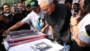 Kaos Kampanye Capres 2024 PDIP: Ganjar Pranowo Jadi Superhero Bernama Greyman