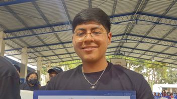 Salvadoran Teenagers Teach Teachers About Bitcoin After Completing Diploma Program