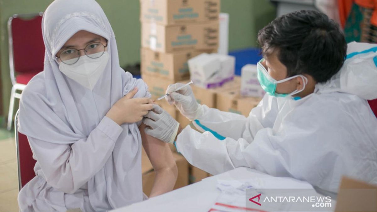 印度尼西亚欢迎COVID-19地方性疫情：不要忘记自己，潜在危险仍然威胁着您