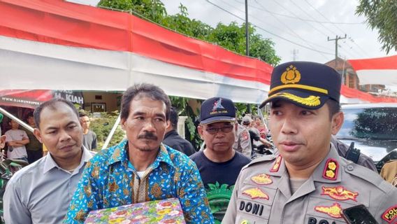 Cerita Ecen Rosadi, Kuli Bangunan Pembuat Bendera Merah Putih Sepanjang 220 Meter Modal Duit Tabungan