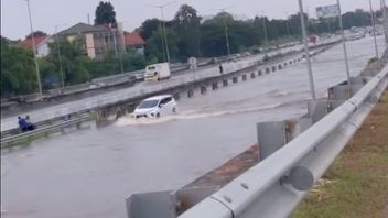 宾塔罗 KM 06 收费公路 - 彭多克阿仁被洪水淹没