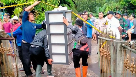 BPBD Catat 15 Rumah Warga Cibadak Sukabumi Tertimbun Longsor 