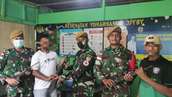 Satgas Yonarhanud 3/Yby Terima 89 Senpi dari Warga Maluku Utara