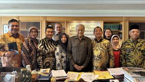 Mahathir Mohamad Dirawat karena Kelelahan Usai Rayakan Ulang Tahun ke-100