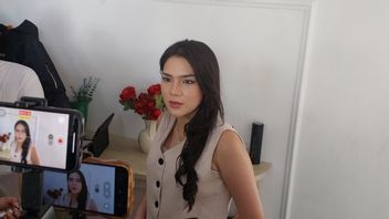 Davina Karamoy Tertantang Perankan CEO di Series Main Hati