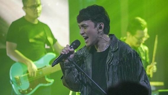 Dimas Senopati, Indonesian Viral Cover Singer Watched To Foreign